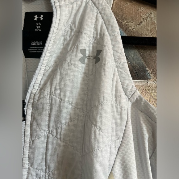 Under armour activewear Vest - Picture 3 of 6